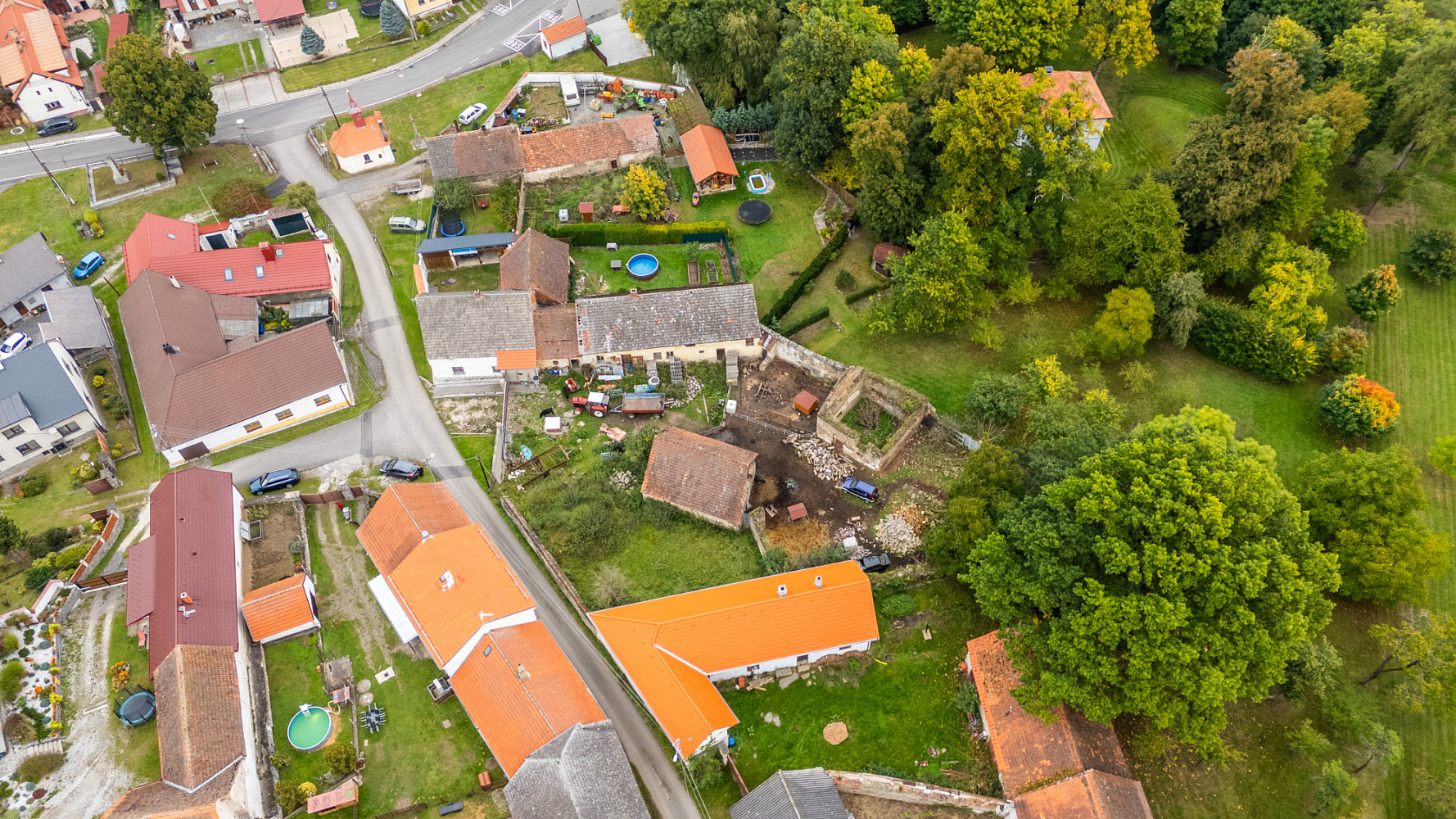 Prodej domu (jiného typu) 100 m² s pozemkem 2 441 m² – fotografie 2