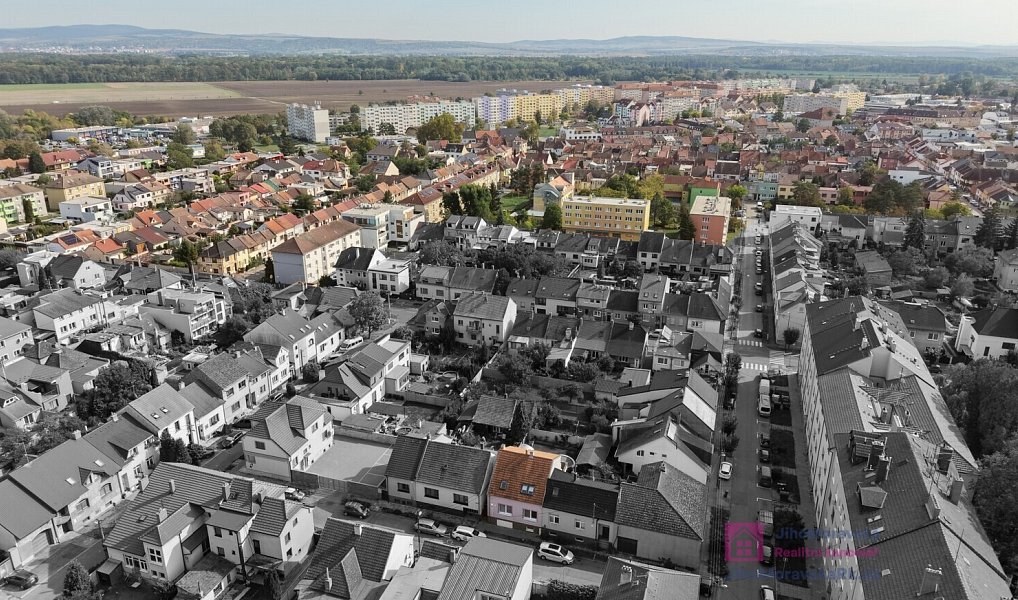 Prodej domu 188 m² s pozemkem 135 m², Hodonín – náhled fotky 24