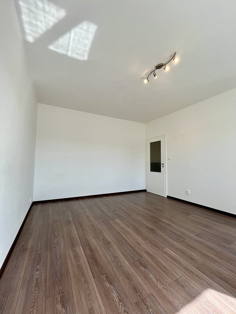 Pronájem bytu 2+1 48 m² – fotografie 3