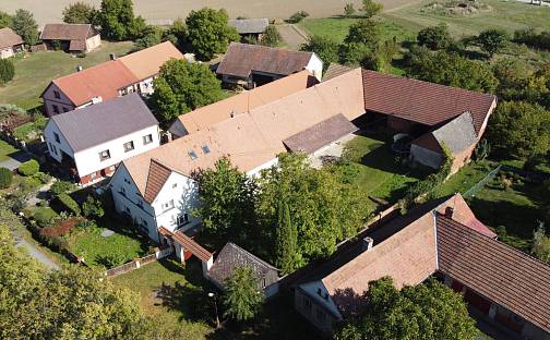 Prodej domu 785 m² s pozemkem 2 182 m², Librantice, okres Hradec Králové