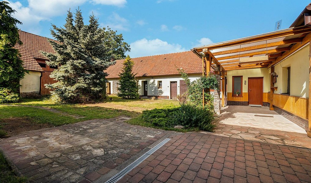 Prodej domu 140 m² s pozemkem 1 388 m², Rapotice – náhled fotky 2