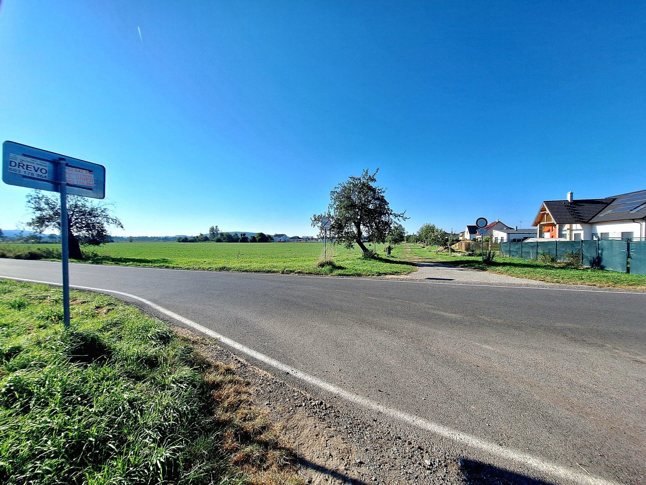 Prodej pole 140 145 m² – další