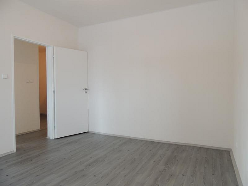 Pronájem bytu 2+1 53 m² – fotografie 4