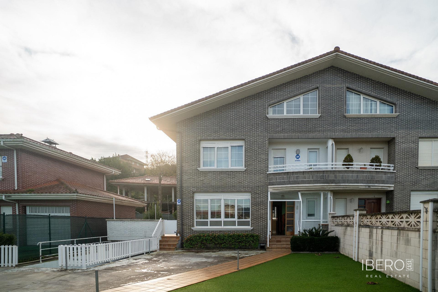 Prodej domu 609 m² s pozemkem 421 m²