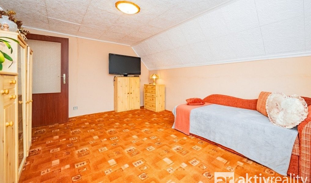 Prodej domu 225 m² s pozemkem 904 m², Vodochody – náhled fotky 19
