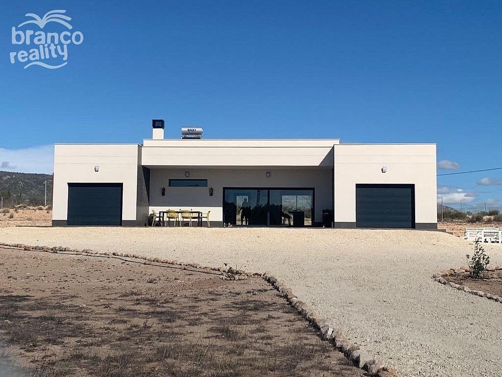Prodej domu 165 m² s pozemkem 10 000 m² - Vista 4