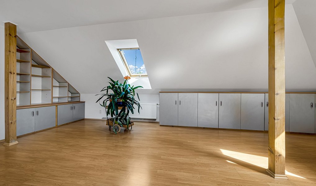 Prodej domu 286 m² s pozemkem 722 m², Veleň – náhled fotky 24