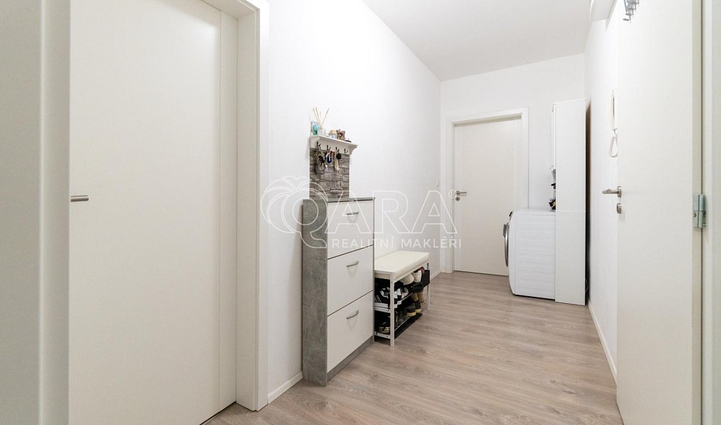Prodej bytu 2+kk 53 m², Milovice – náhled fotky 11