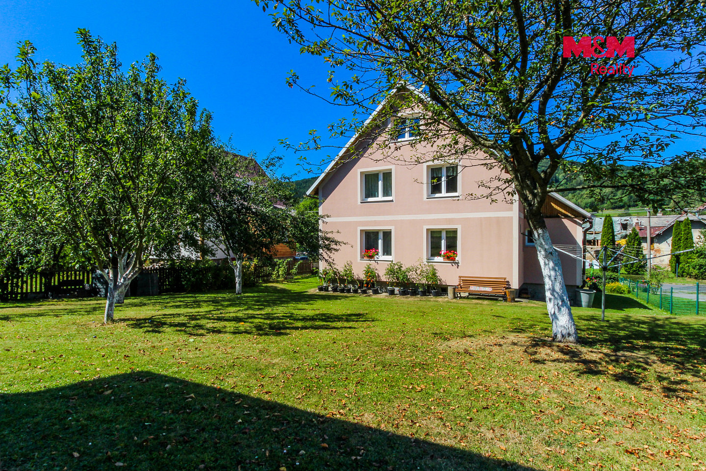 Prodej domu 233 m² s pozemkem 768 m² – fotografie 2
