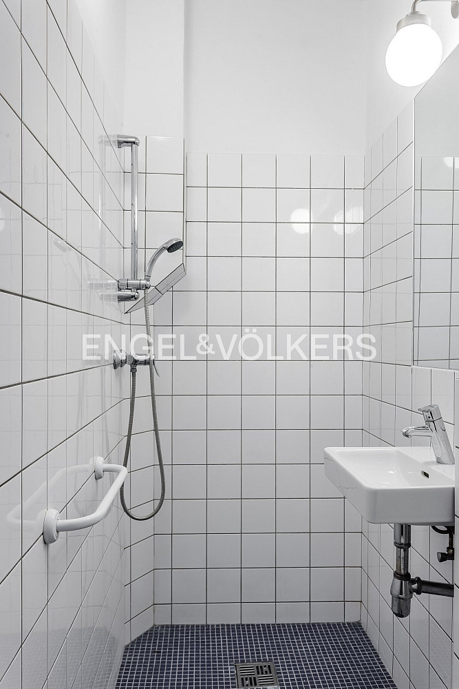 Pronájem bytu 1+1 42 m² – další