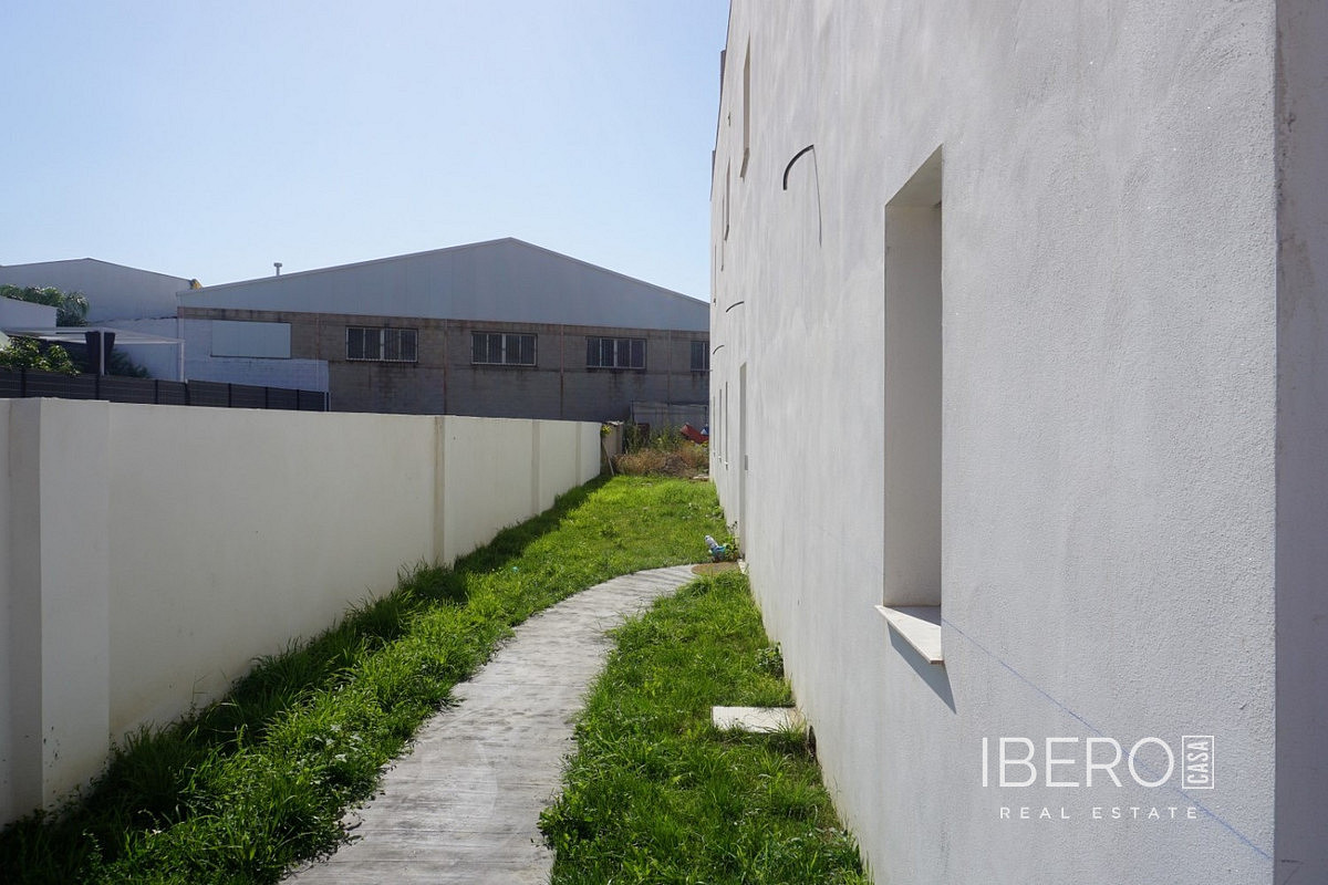 Prodej domu 260 m² s pozemkem 7 300 m² — photo 2