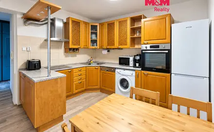 Prodej bytu 2+1 57 m², náměstí 5. května, Čelákovice, okres Praha-východ