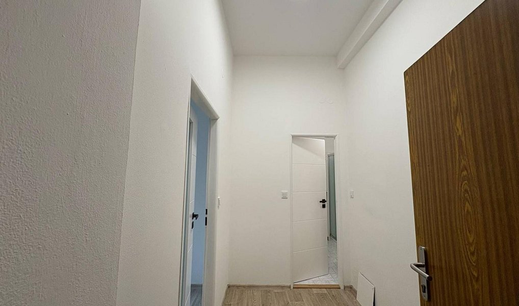 Pronájem bytu 1+kk 28 m², Náchod – náhled fotky 8