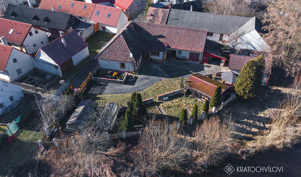 Prodej domu 104 m² s pozemkem 956 m², Strunkovice nad Blanicí – náhled fotky 2