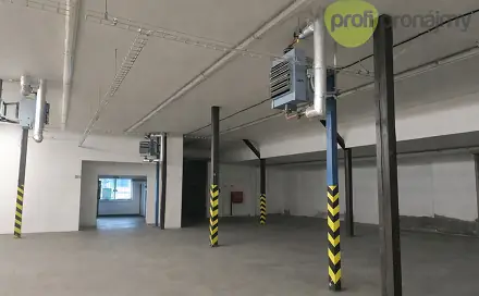 Pronájem obchodních prostor 460 m², Rybníky IV, Zlín - Prštné