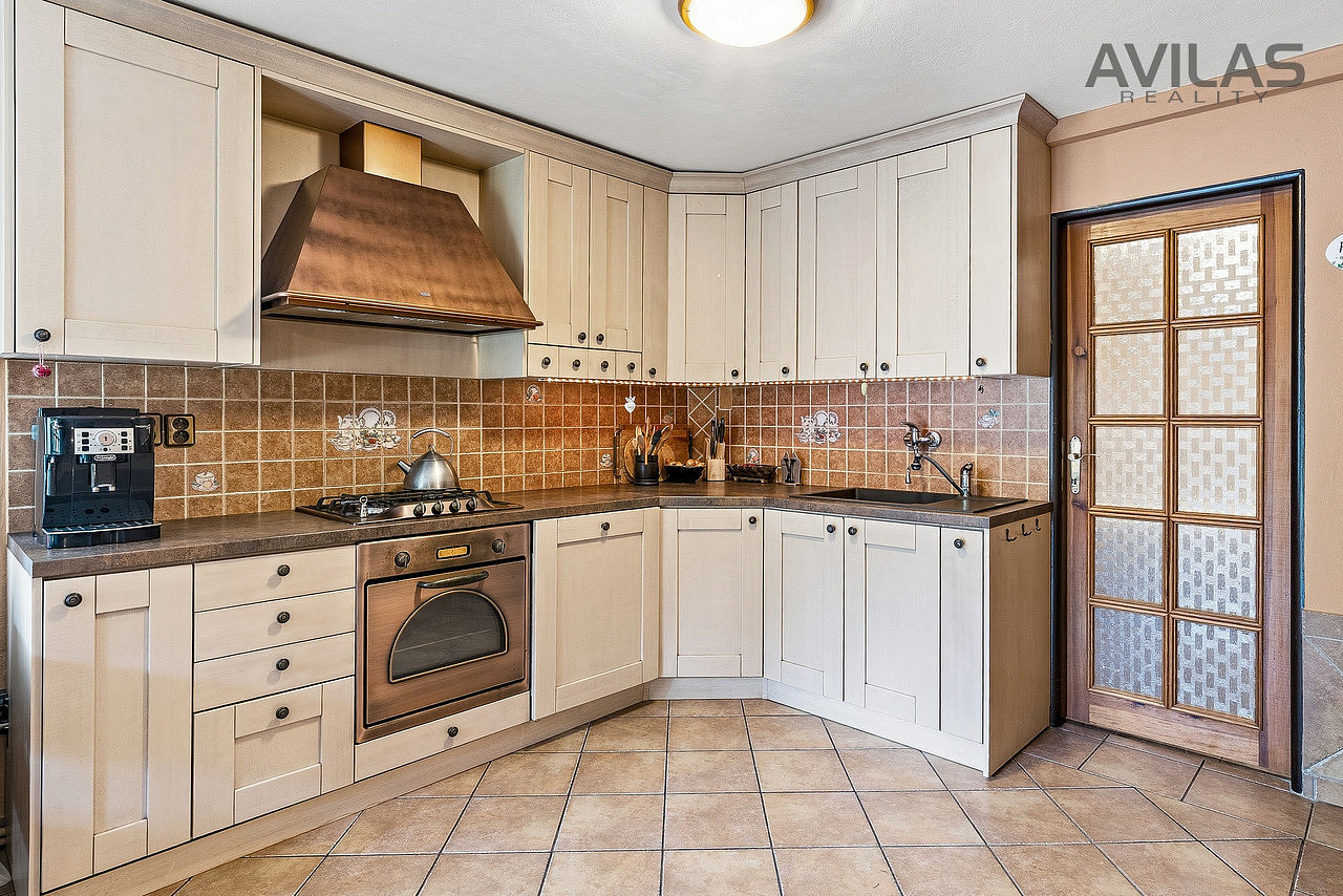 Prodej domu 300 m² s pozemkem 486 m² – fotografie 4
