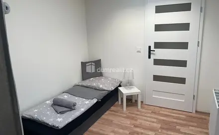 Pronájem bytu 5+kk 14 m², Podnikatelská, Praha 9 - Běchovice