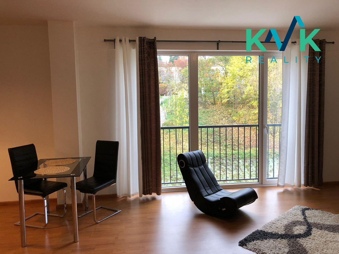 Pronájem bytu 1+kk 47 m² – fotografie 4