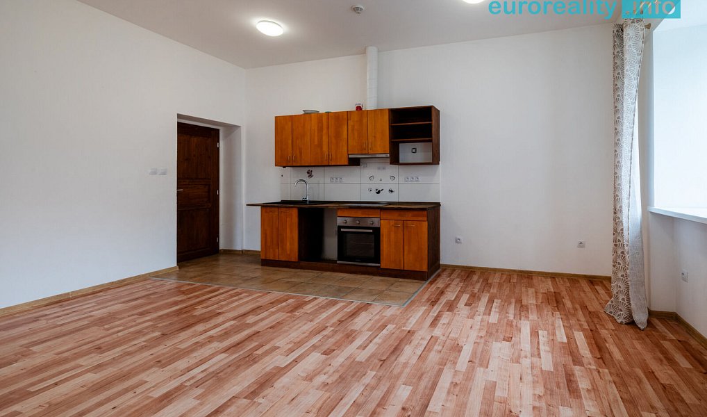 Pronájem bytu 3+kk 58 m², Luby – náhled fotky 2