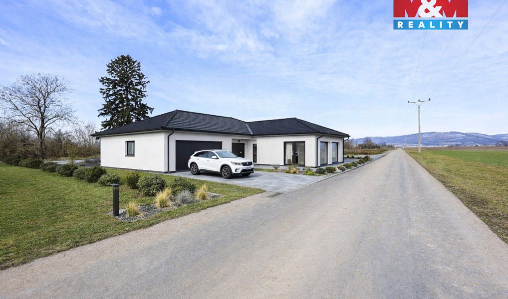 Prodej stavebního pozemku 1 816 m², Újezd – náhled fotky 2