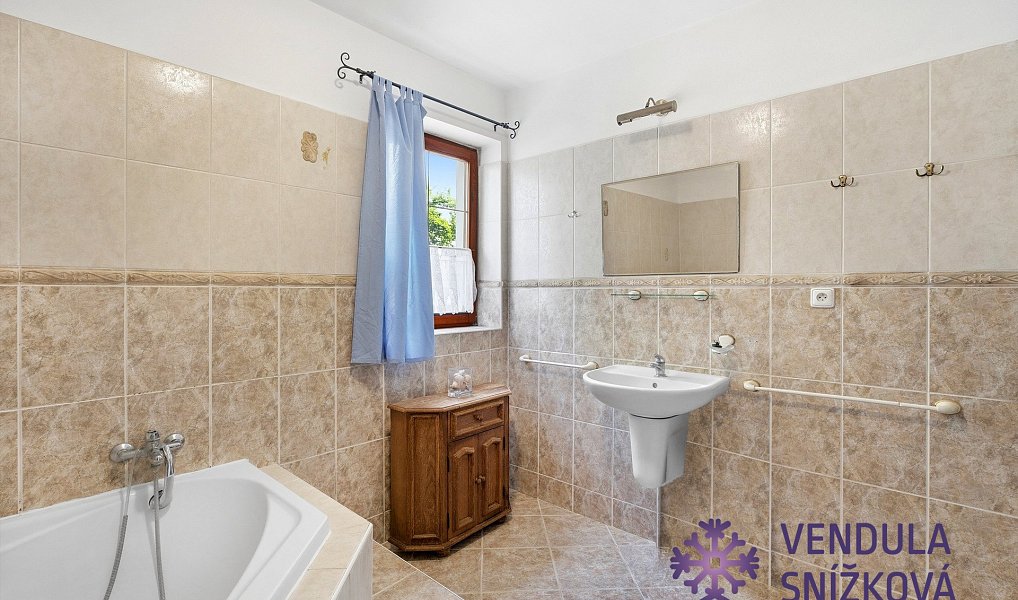 Prodej domu 180 m² s pozemkem 889 m², Bělá pod Bezdězem – náhled fotky 7