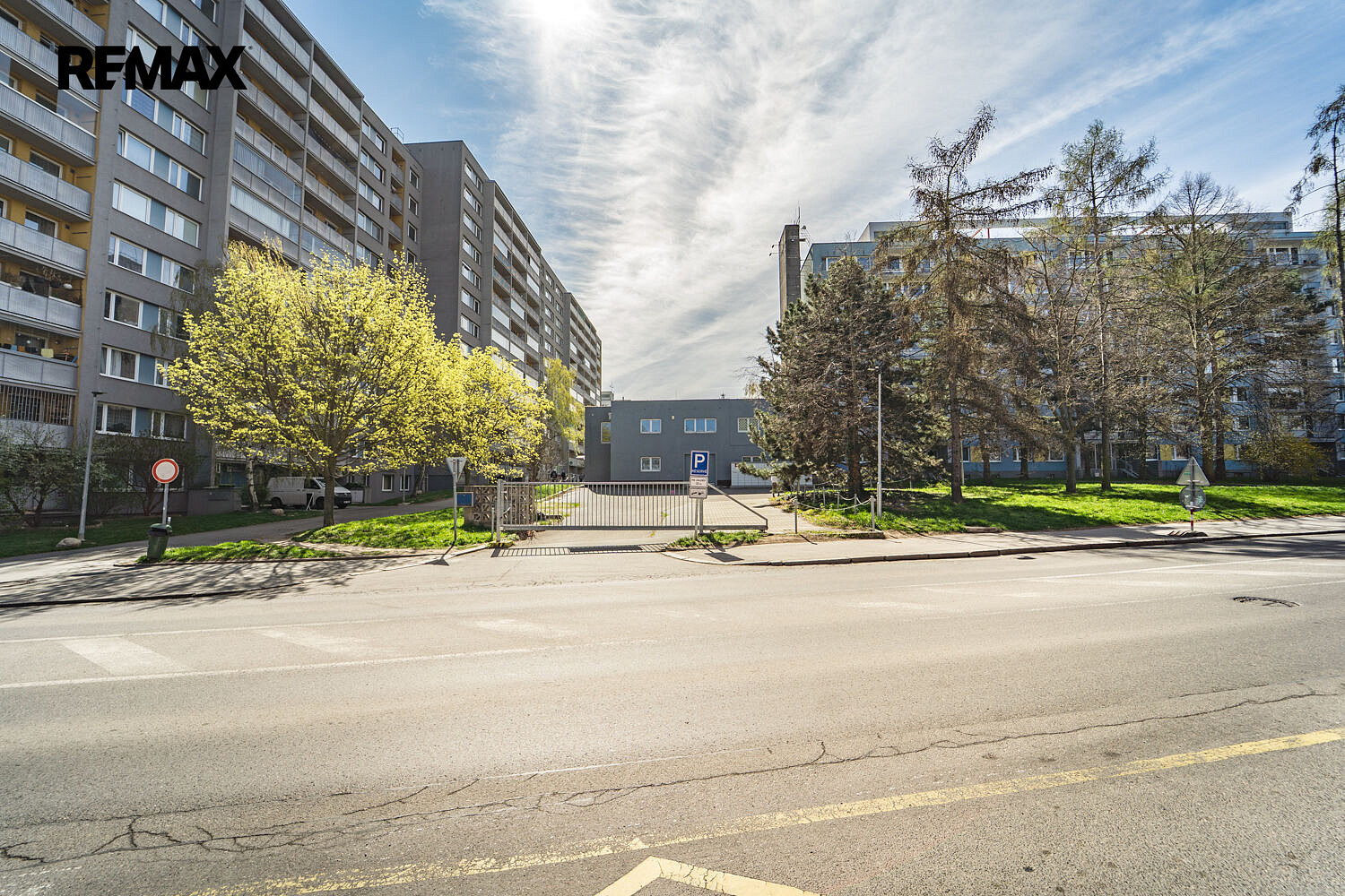 Pronájem obchodních prostor 297 m²