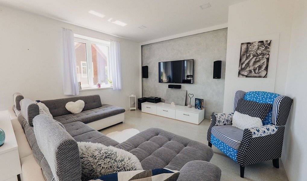 Prodej domu 200 m² s pozemkem 950 m², Plaňany – náhled fotky 3