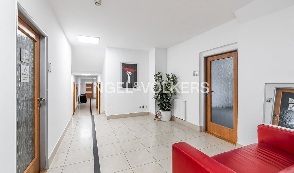 Pronájem kanceláře 57 m², Praha – náhled fotky 4