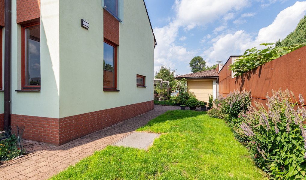 Prodej domu 200 m² s pozemkem 627 m², Pardubice – náhled fotky 3
