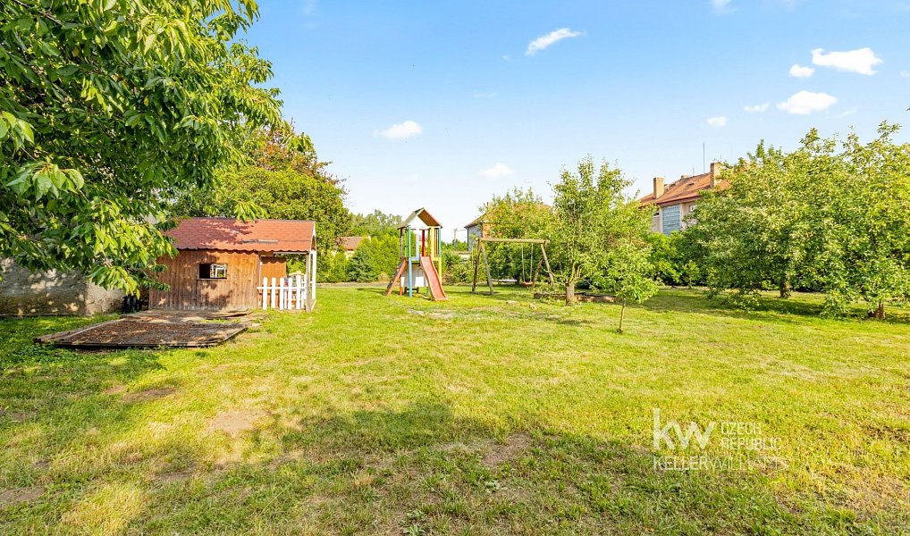 Prodej domu 181 m² s pozemkem 1 485 m², Kněževes – náhled fotky 8