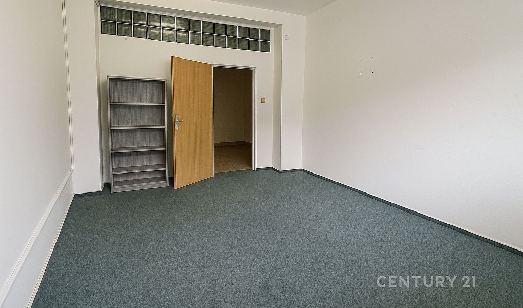 Pronájem kanceláře 18 m², Vsetín – náhled fotky 2
