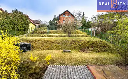 Prodej stavebního pozemku 773 m², V údolí, Praha 6 - Suchdol