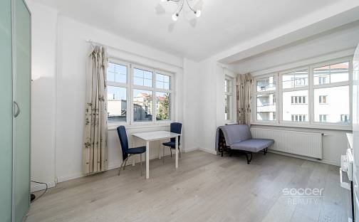 Pronájem bytu 1+kk 27 m², Pravá, Praha 4 - Podolí