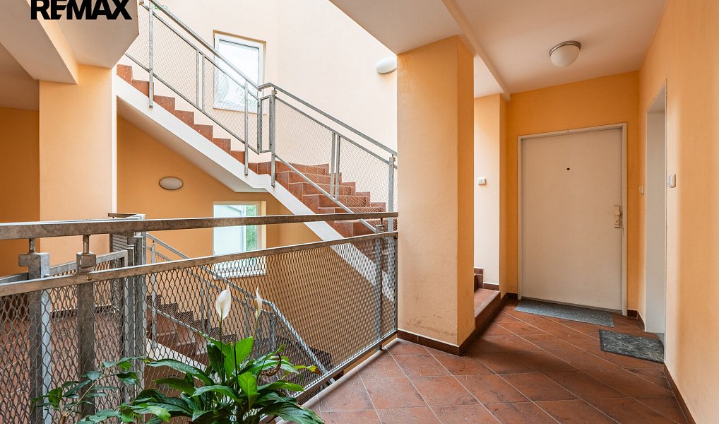 Pronájem bytu 2+kk 68 m², Praha – náhled fotky 17