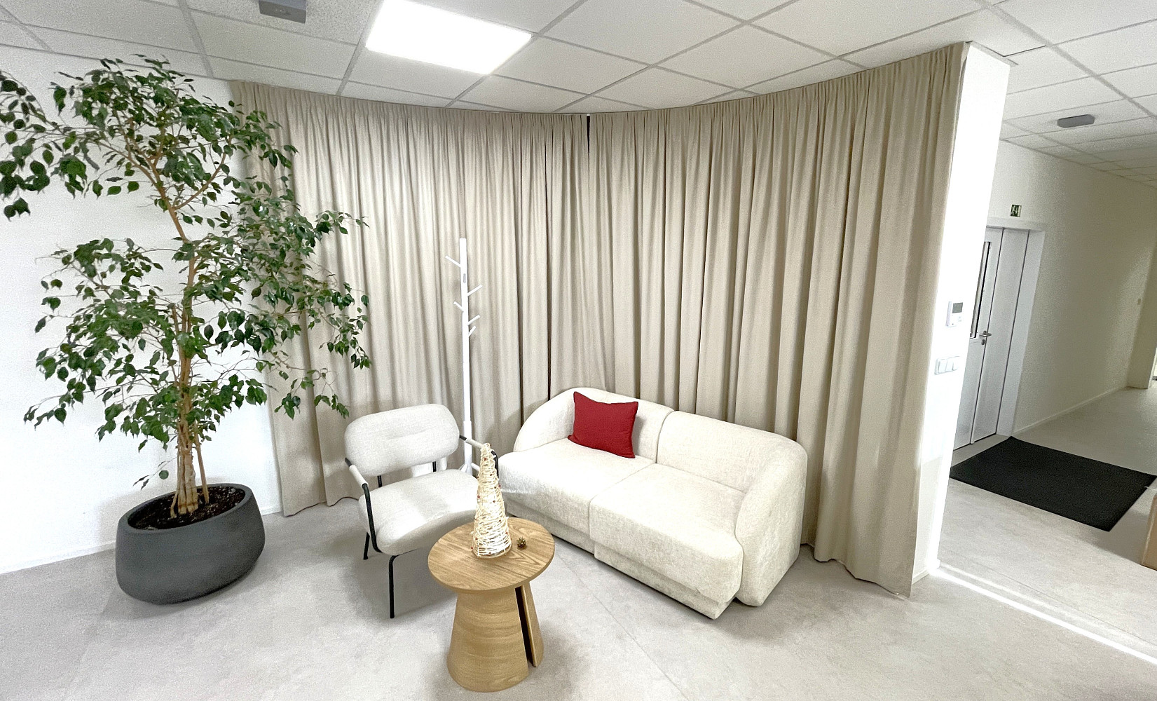 Pronájem kanceláře 1 252 m² – fotografie 4