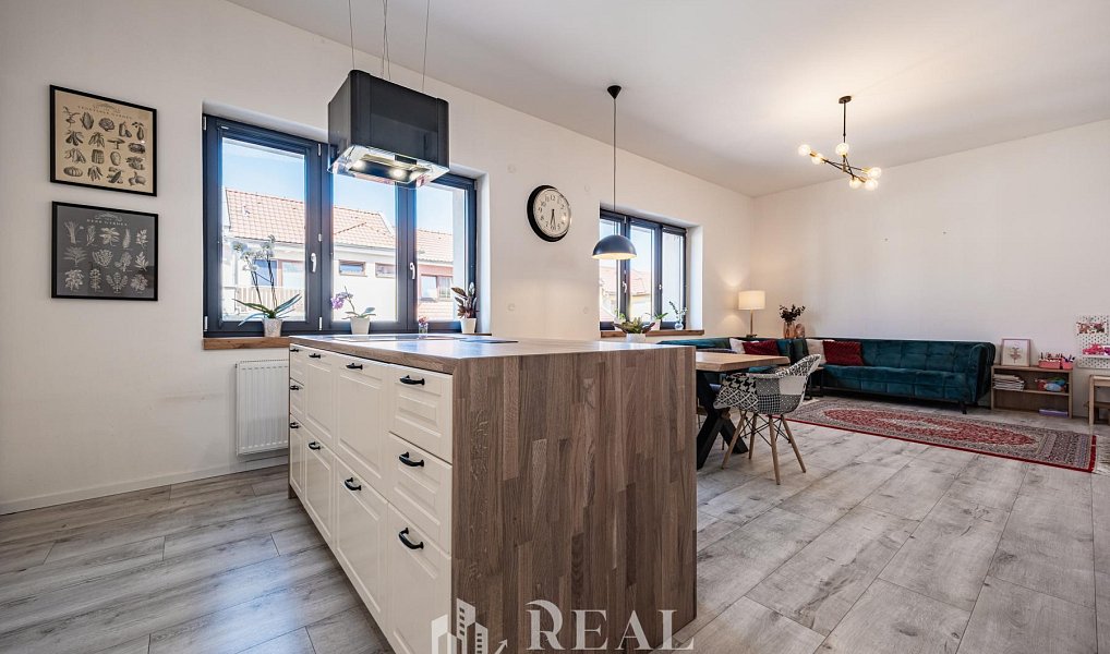 Prodej domu 240 m² s pozemkem 400 m², Louny – náhled fotky 20