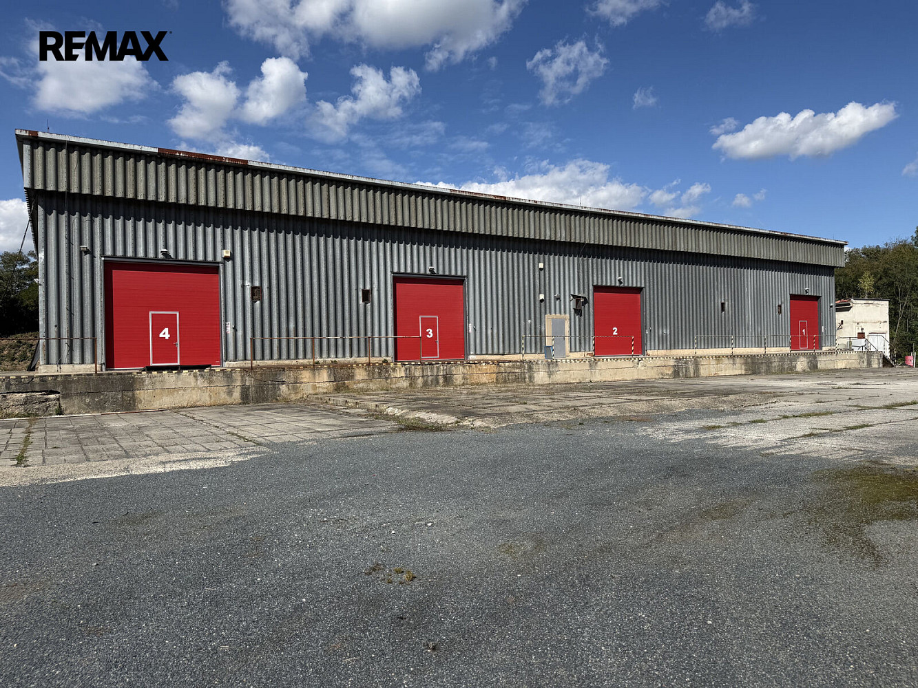 Pronájem skladovacích prostor 1 100 m²