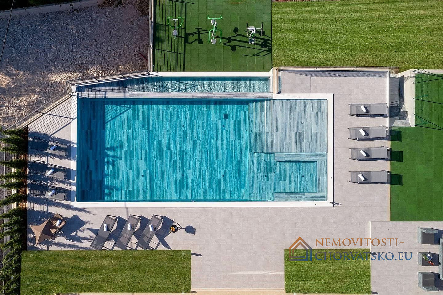 Prodej domu 420 m² s pozemkem 2 000 m² - Ansicht 3