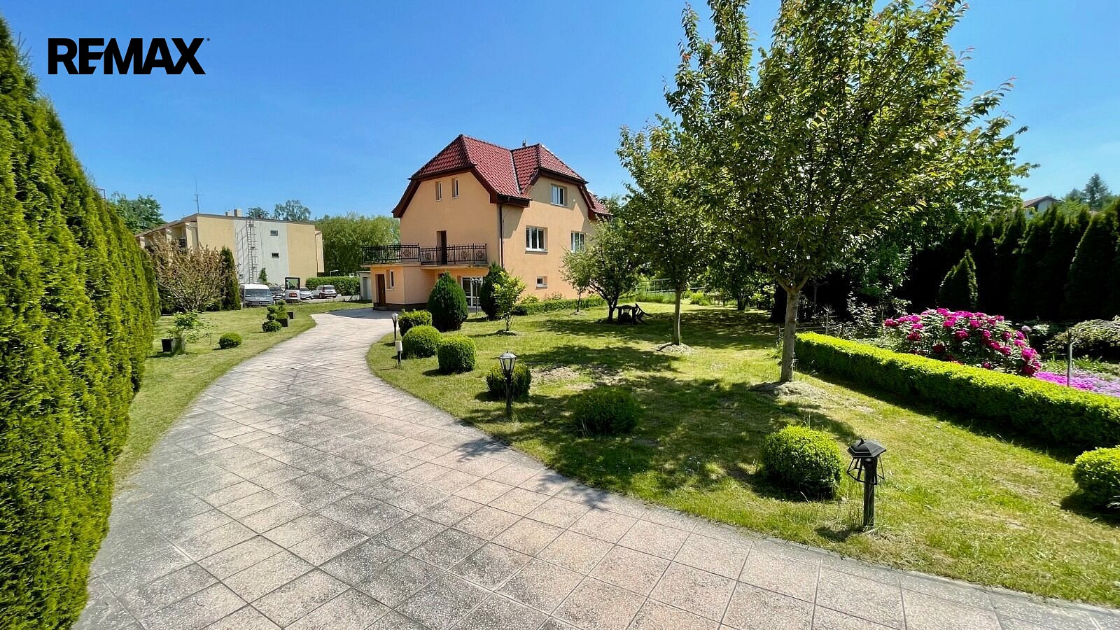 Pronájem obchodních prostor 210 m² – fotografie 2