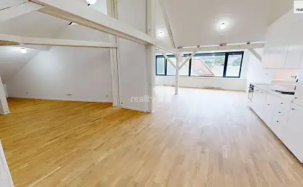 Pronájem bytu 2+kk 151 m²
