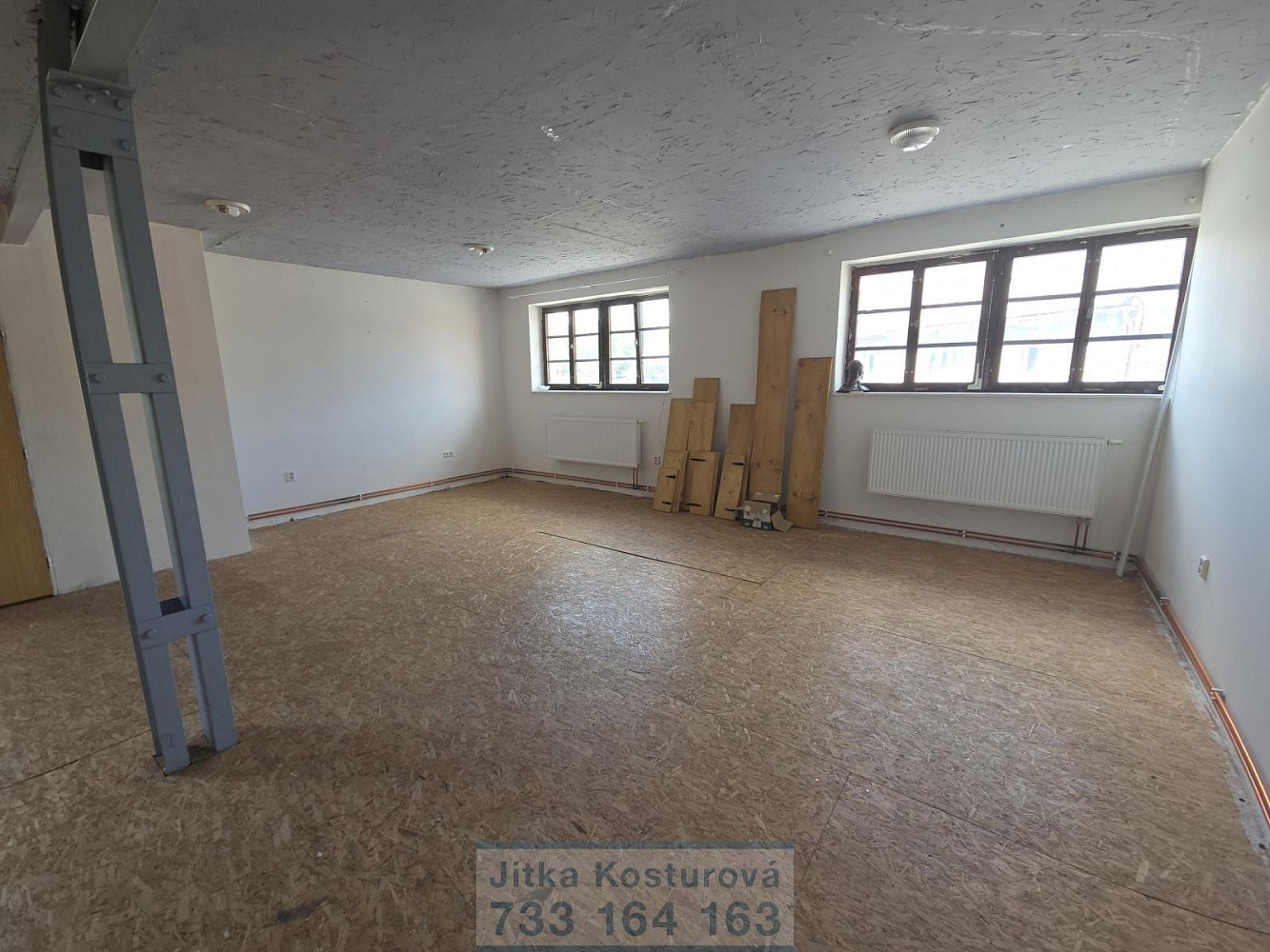 Pronájem kanceláře 100 m² – fotografie 3