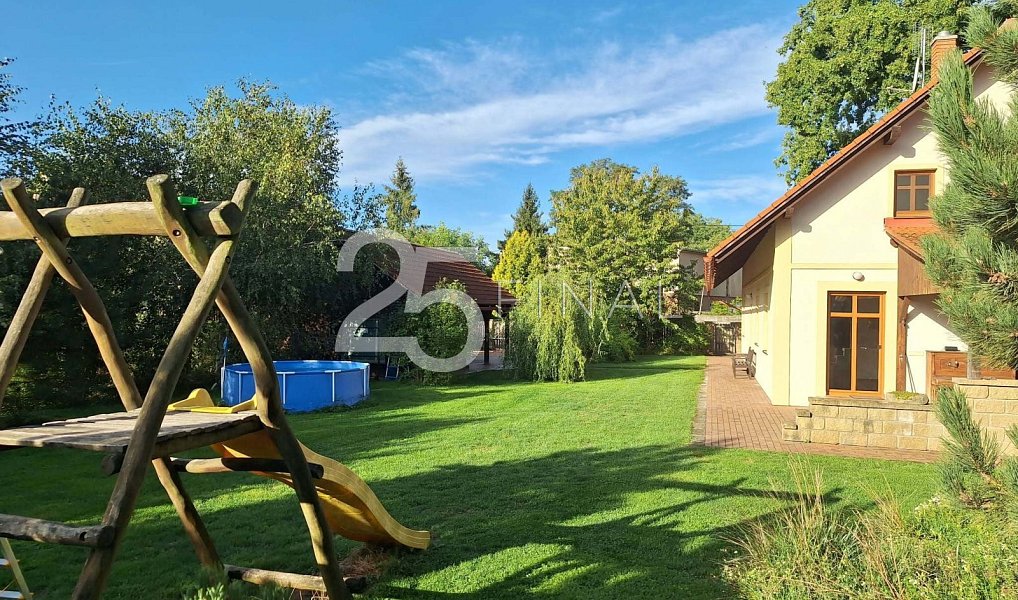 Pronájem domu 200 m² s pozemkem 1 093 m², Osek – náhled fotky 2
