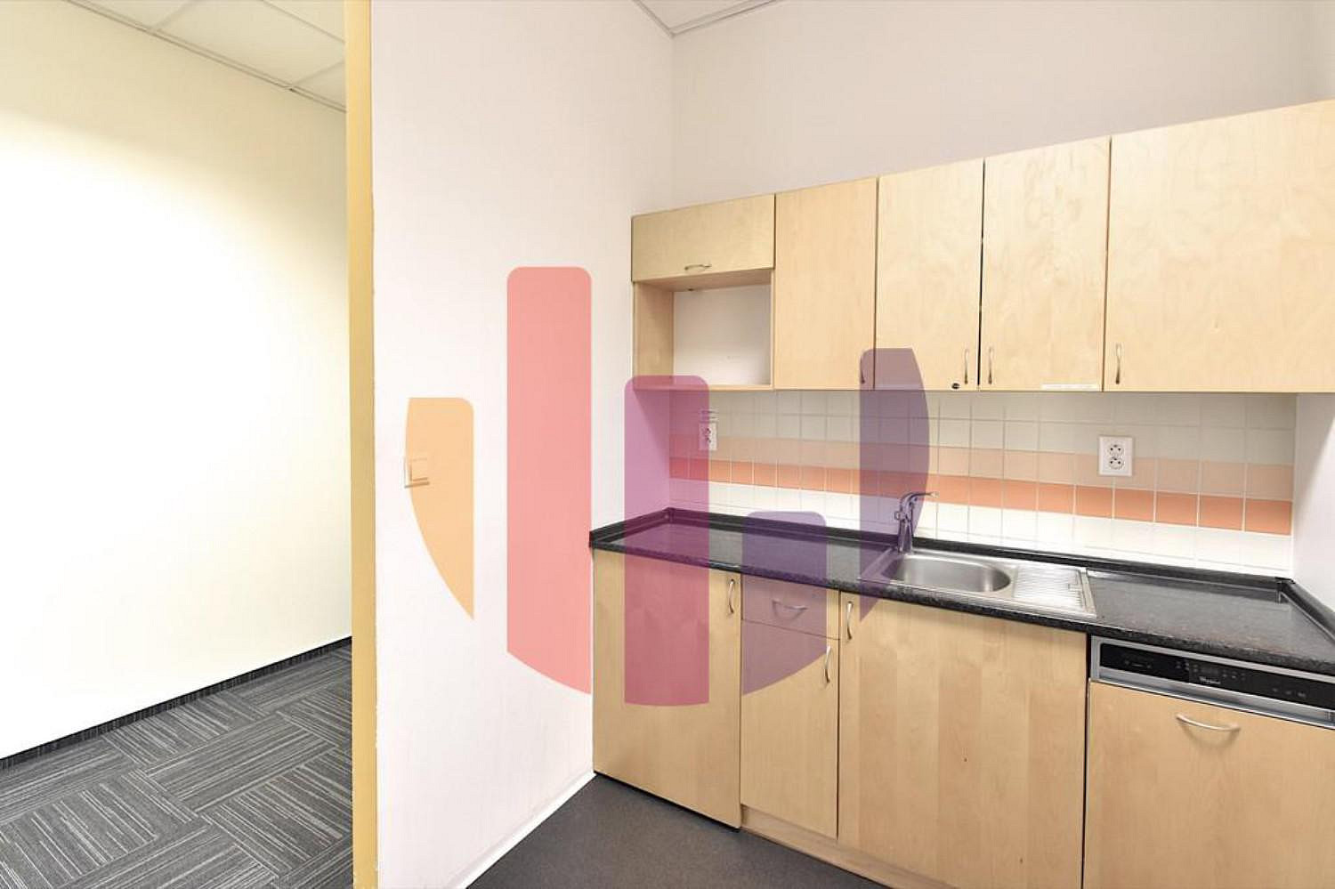 Pronájem kanceláře 898 m² — photo 5