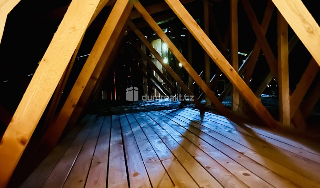 Prodej domu 120 m² s pozemkem 1 407 m², Zvěstov – náhled fotky 24
