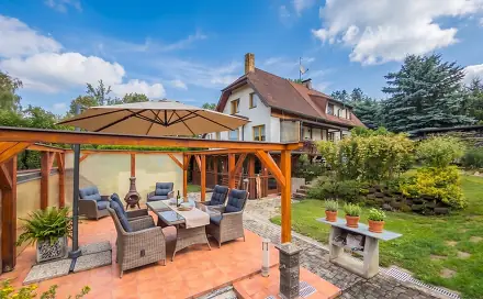 Prodej domu 240 m² s pozemkem 573 m², Husovy sady, Černovice, okres Pelhřimov