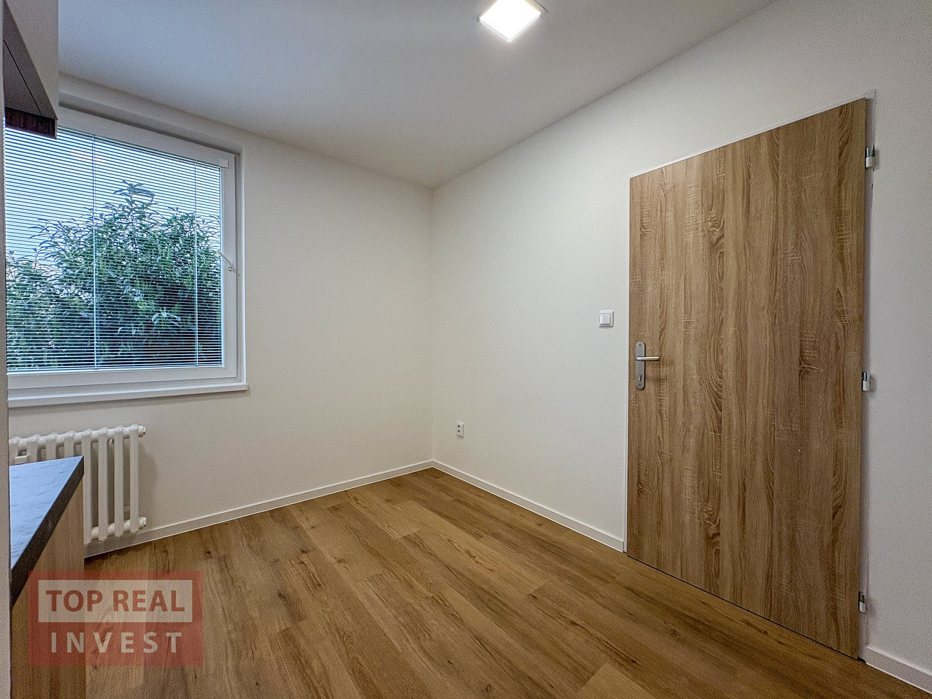 Pronájem kanceláře 12 m² – pohled 4