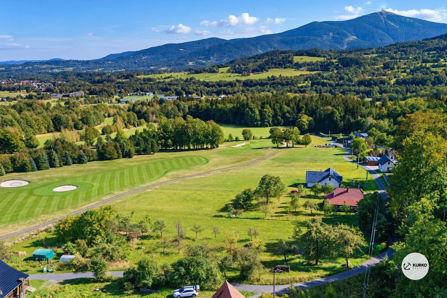 Prodej stavebního pozemku 3 812 m² – fotografie 2