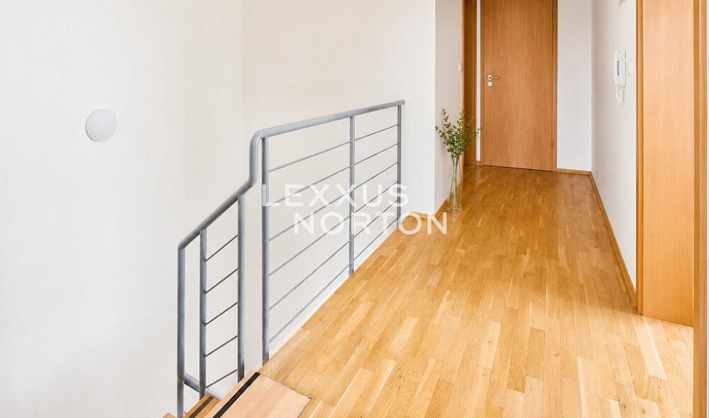 Pronájem domu 300 m² s pozemkem 1 000 m², Praha – náhled fotky 7