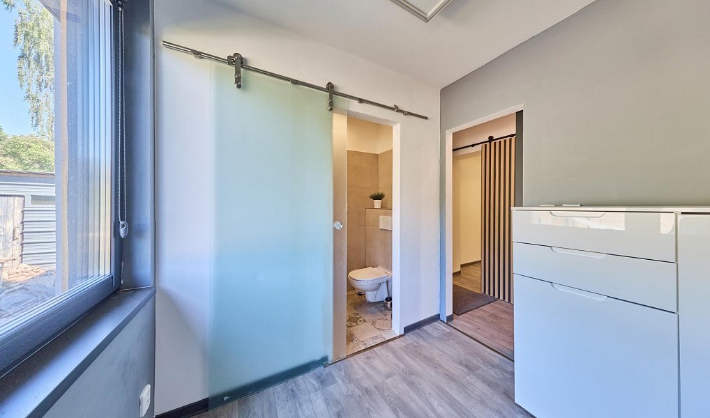 Prodej domu 181 m² s pozemkem 889 m², Trutnov – náhled fotky 23