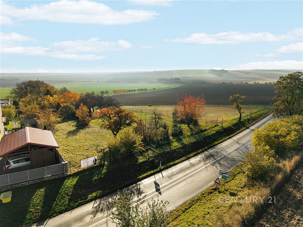 Prodej stavebního pozemku 650 m² – pohled 4
